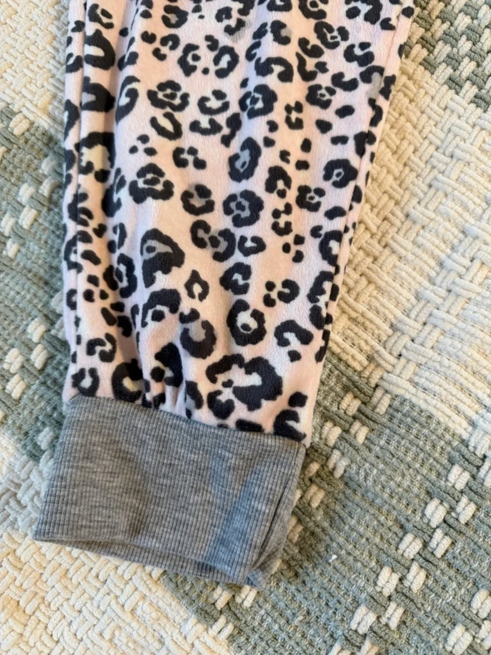Women’s Cuddl Duds matching pajama SET 🩷